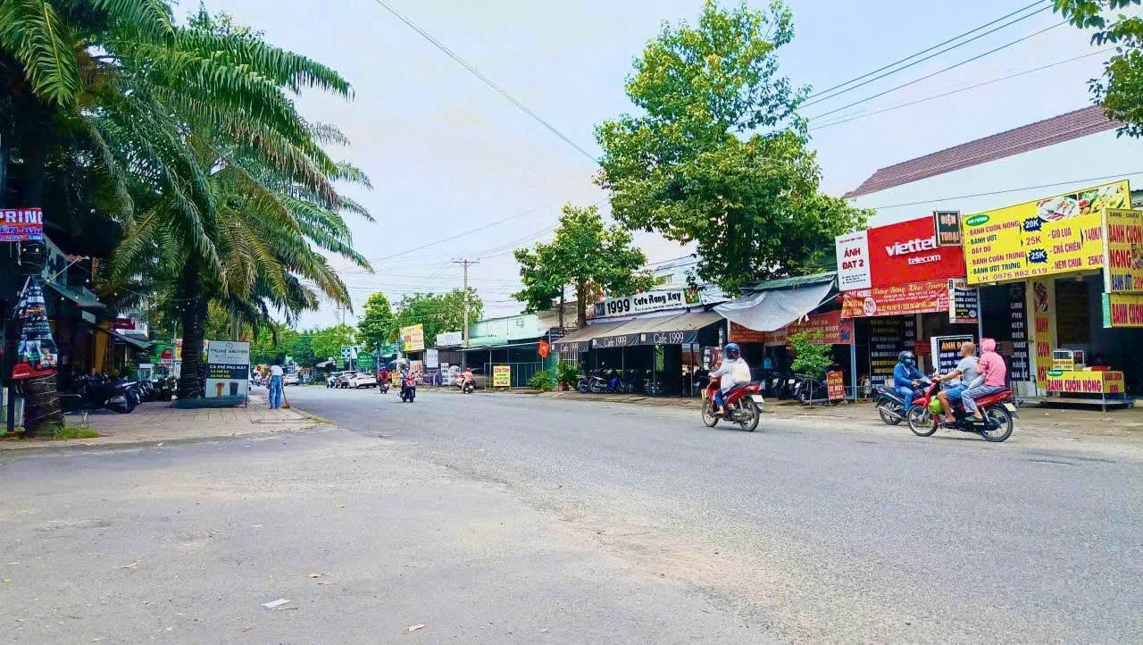 Bán nhà góc 1 trệt 2 lầu 102m2 Bình Chánh 8 tỷ 3 - Ảnh 1