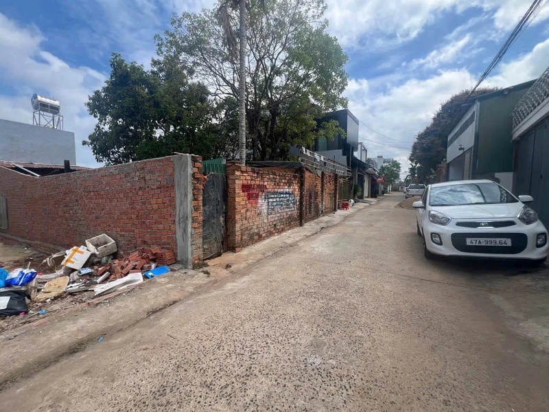 Bán đất thổ cư 70m2 hẻm 170 Mai Hắc Đế, Buôn Ma Thuột giá 2,75 tỷ