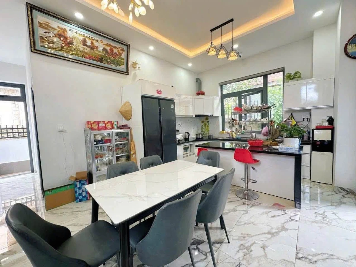 Bán biệt thự 200m² 5PN Trịnh Hoài Đức Đà Lạt 8,2 tỷ - Ảnh thu nhỏ 4