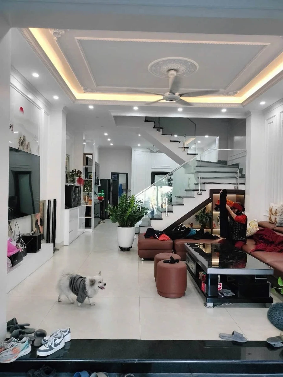 Bán nhà 3 tầng 84m² đường Trường Sơn, Tân Bình, 5,8 tỷ - Ảnh thu nhỏ 2