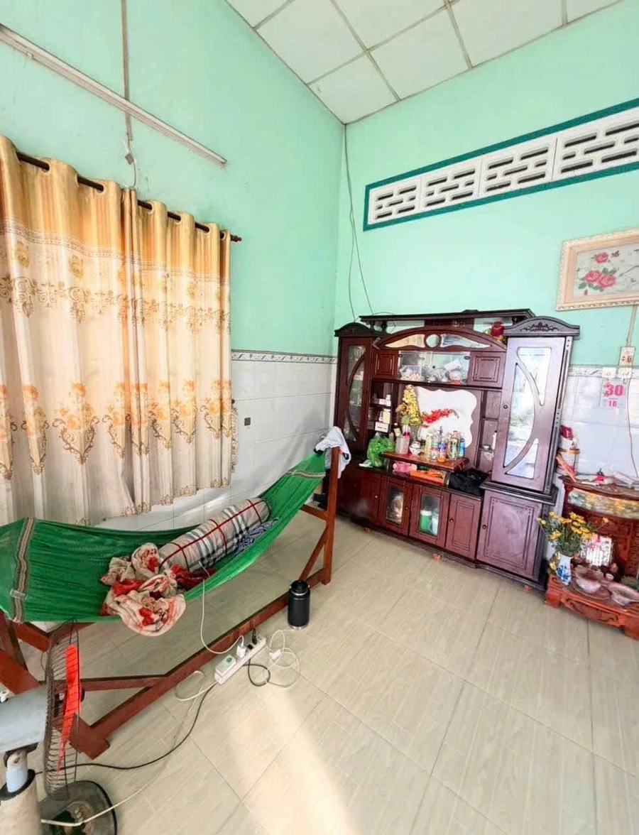 Bán nhà cấp 4 Bến Lức Long An 100m² sổ hồng 2 tỷ - Ảnh 1