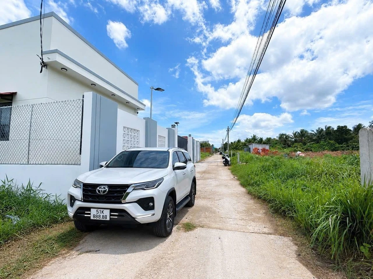 Bán đất 300m² phường Phú Tân, Bình Tân, full thổ cư 1 tỷ 850 triệu - Ảnh 1