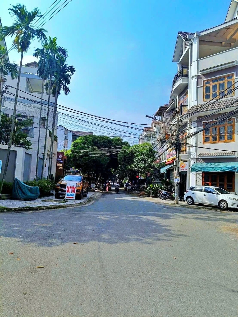 Bán nhà 1 trệt 2 lầu 72m² Biên Hòa 7 tỷ 650 triệu - Ảnh thu nhỏ 2