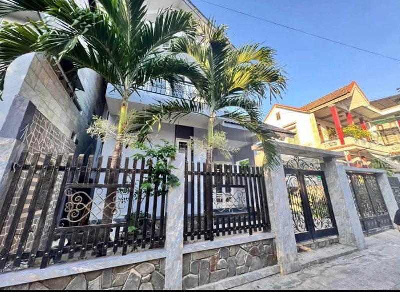 Bán biệt thự sân vườn 2 tầng 200m² Nhật Lệ Huế 7.2 tỷ