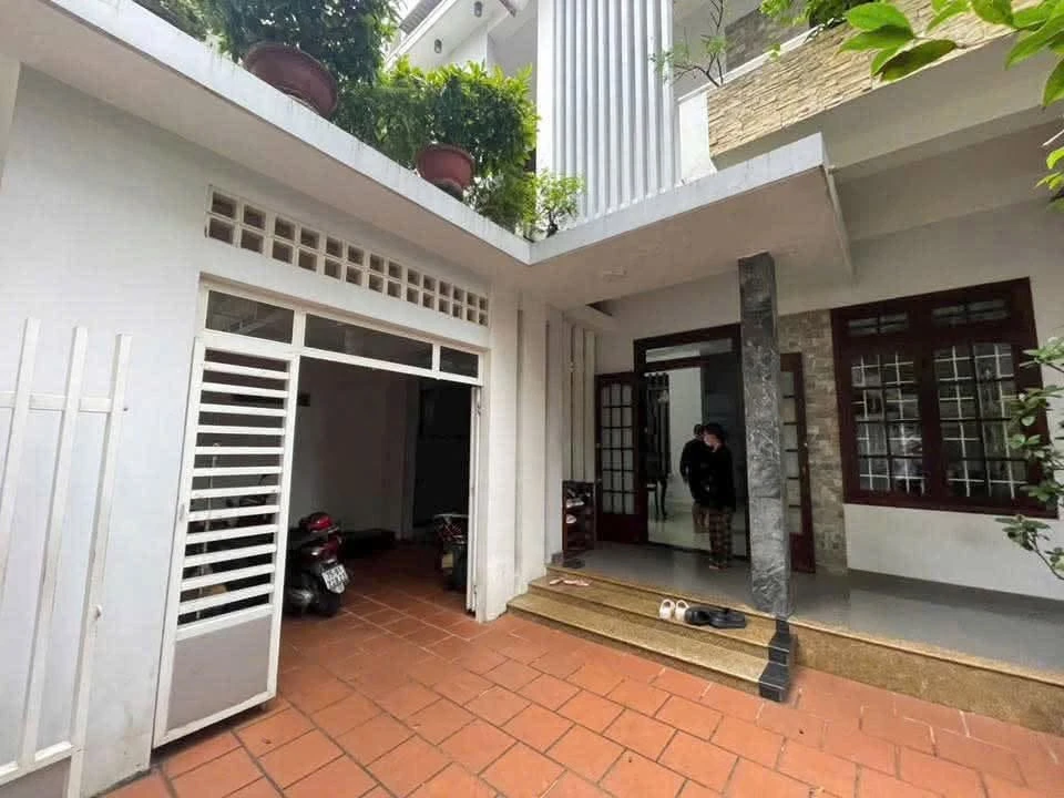 Bán nhà mặt tiền 160m2 4 phòng ngủ Ngô Quyền Huế 12,5 tỷ - Ảnh thu nhỏ 5