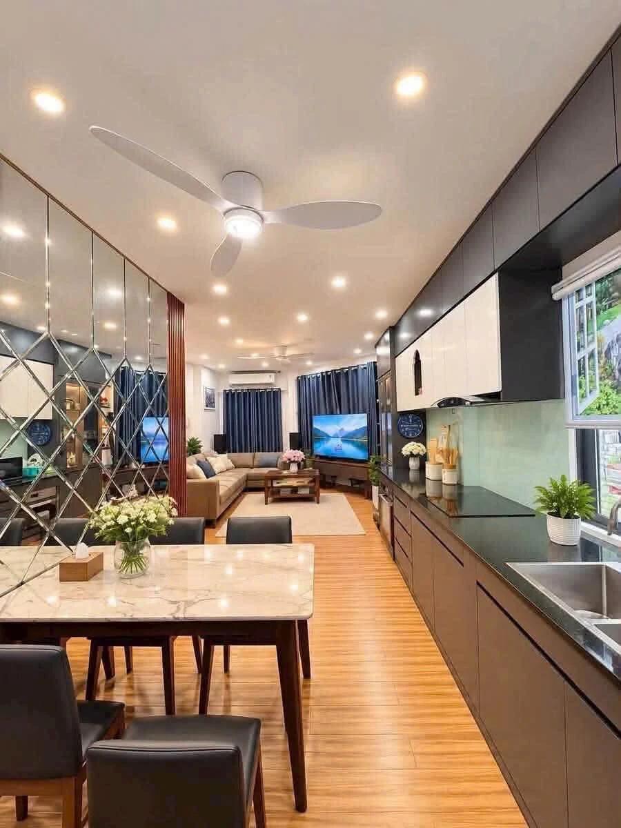Bán nhà 3 phòng ngủ 42m² Đất Thánh Quận 10 - Ảnh 1
