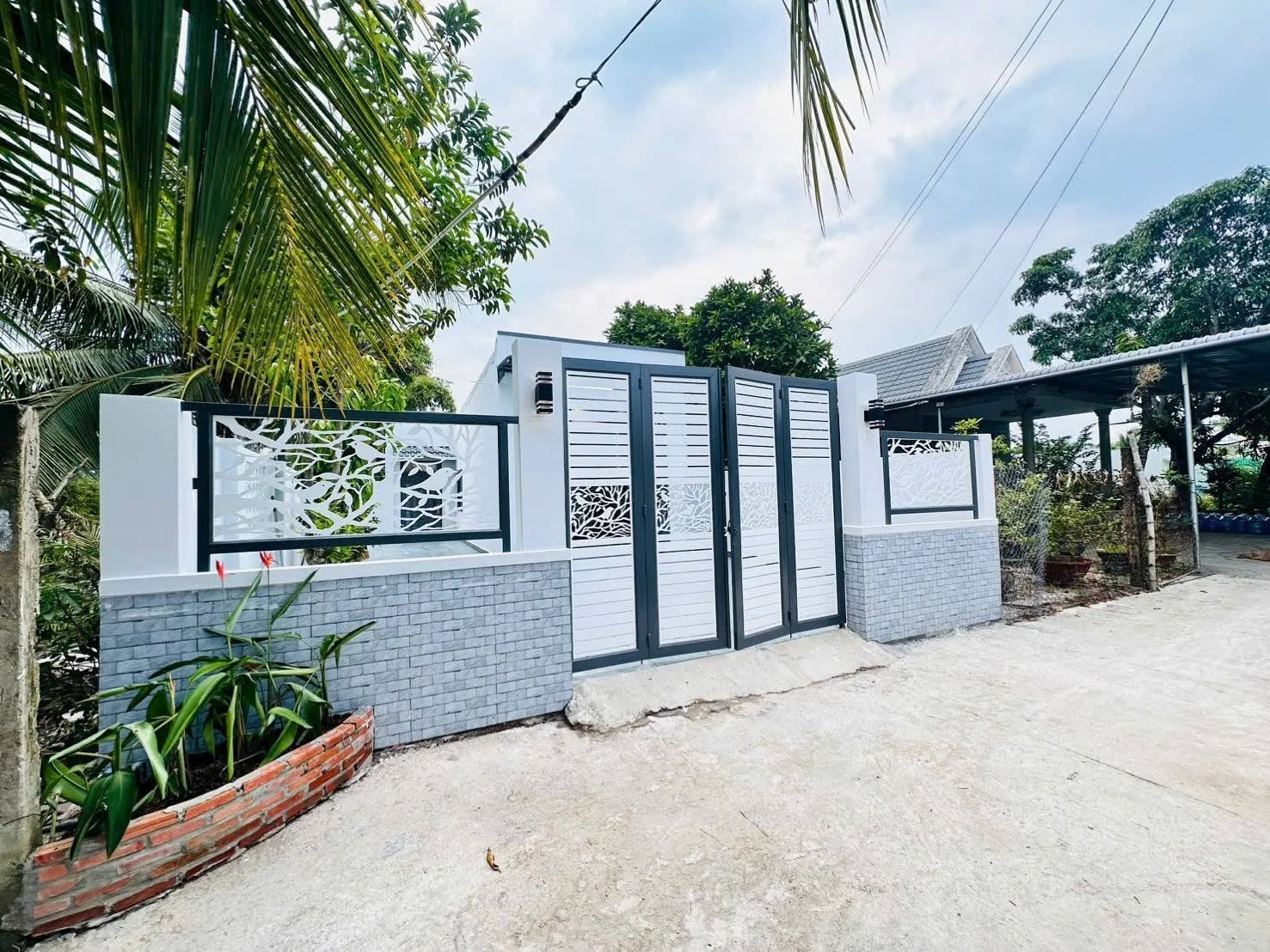Bán nhà cấp 4 2 phòng ngủ 137m² Cần Giuộc Long An - Ảnh 1
