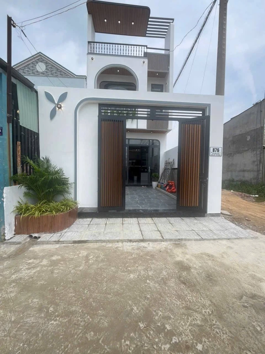Bán nhà 2 mặt tiền 110m² 3PN Hóc Môn - Ảnh 1
