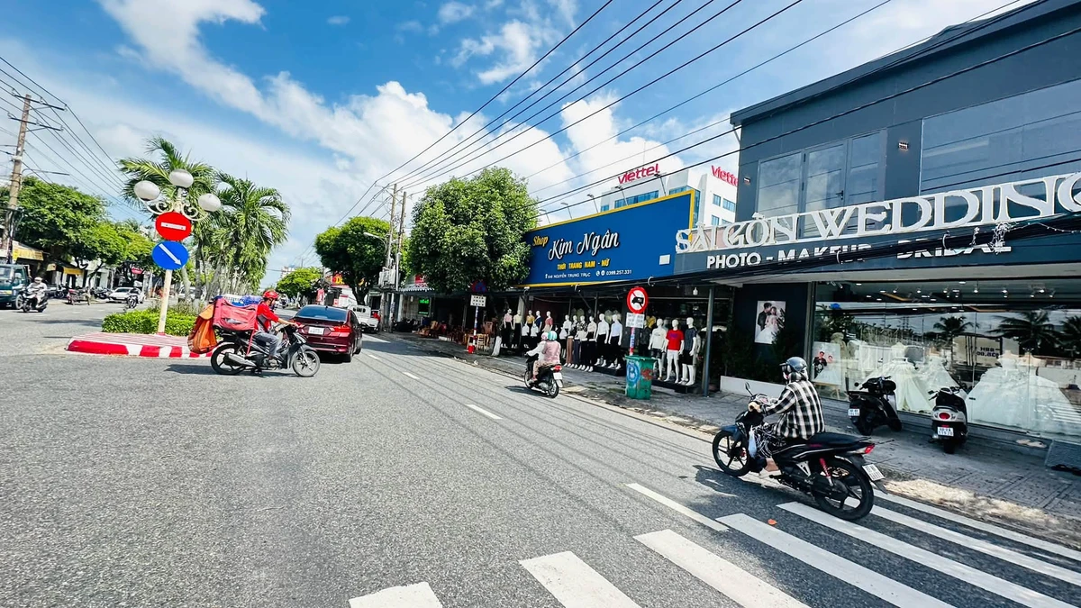 Bán nhà mặt tiền 210m² Nguyễn Trung Trực, Rạch Giá, giá 8 tỷ - Ảnh 1