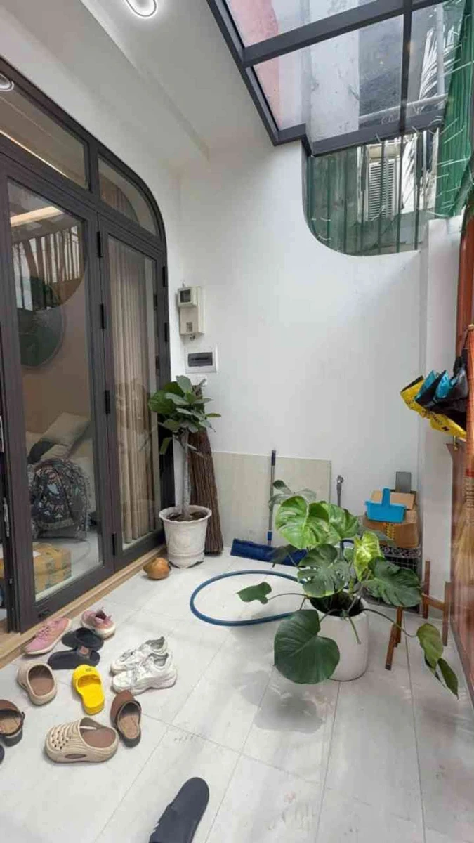 Nhà 4 tầng full nội thất, 5PN/3WC, 49m2 Thích Quảng Đức - Ảnh thu nhỏ 3