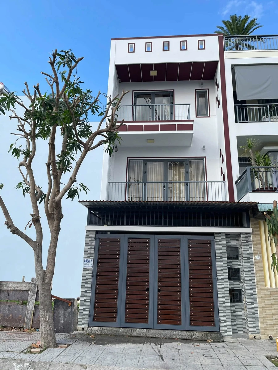 Bán nhà 3 tầng 84m² gần công viên, Nha Trang 8,3 tỷ - Ảnh 1