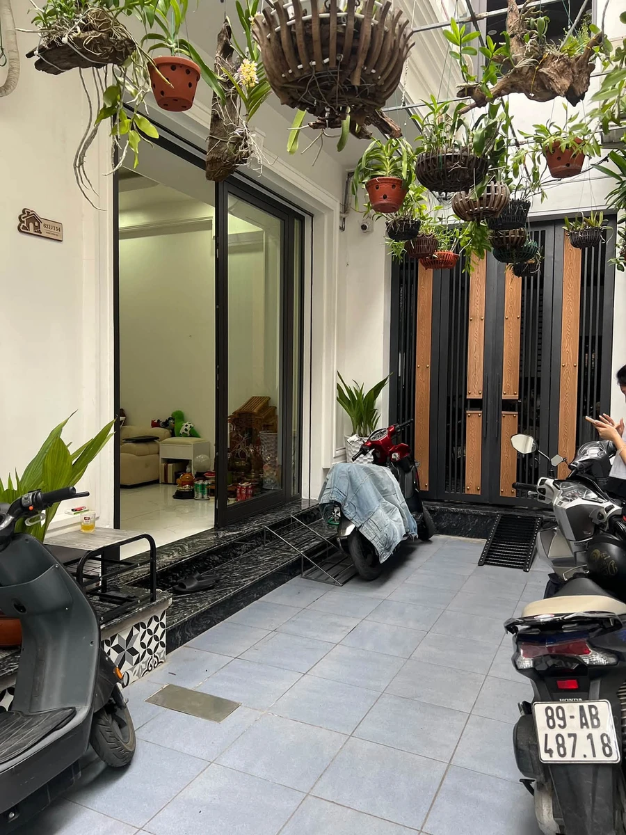 Bán nhà 3 tầng 50m² giá 2,99 tỷ Khúc Thừa Dụ - Ảnh 1