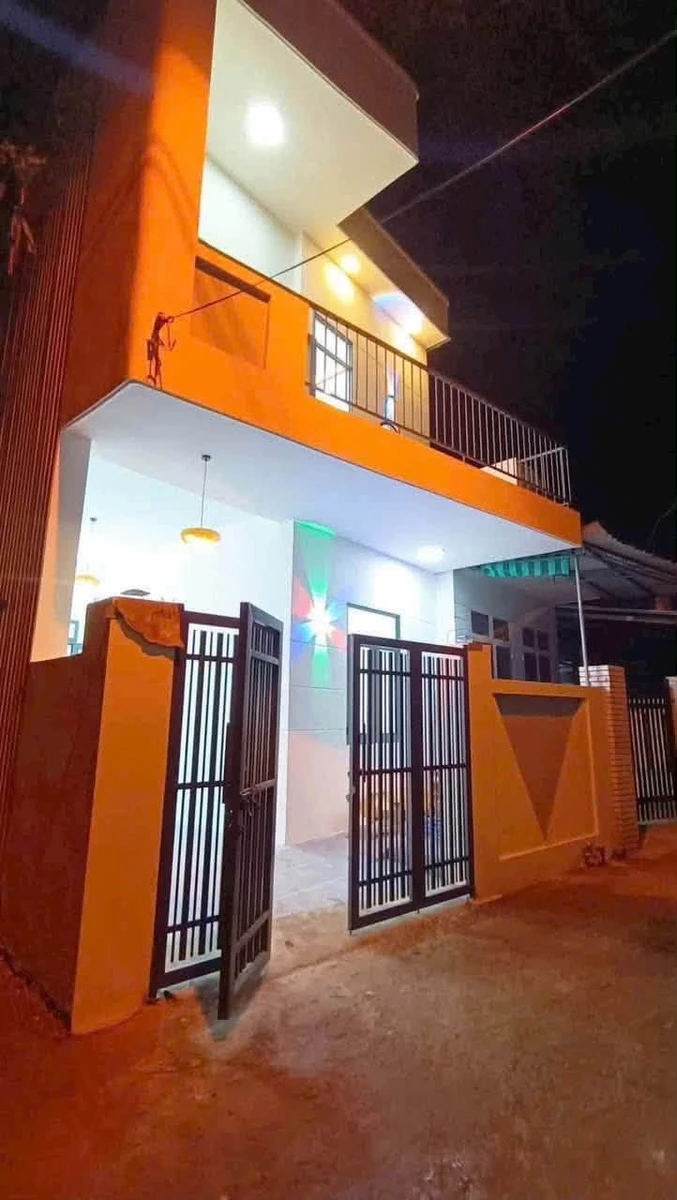 Bán nhà 2 tầng 99m2 3 PN Bà Triệu Quận 1 - Ảnh 1