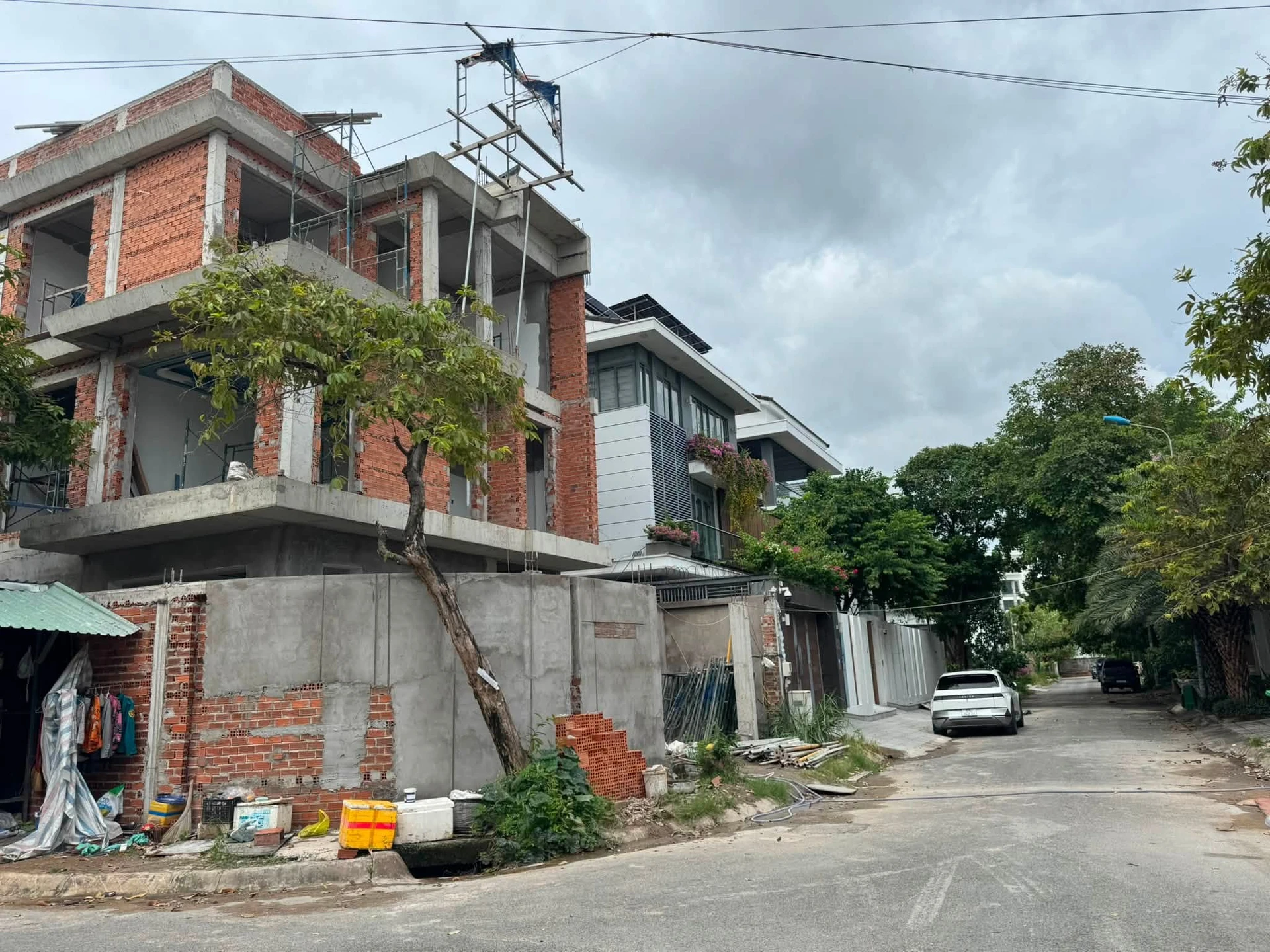 Bán biệt thự 300m2 6PN khu Vạn Phúc, Hiệp Bình Phước, Thủ Đức giá 33,9 tỷ - Ảnh 1