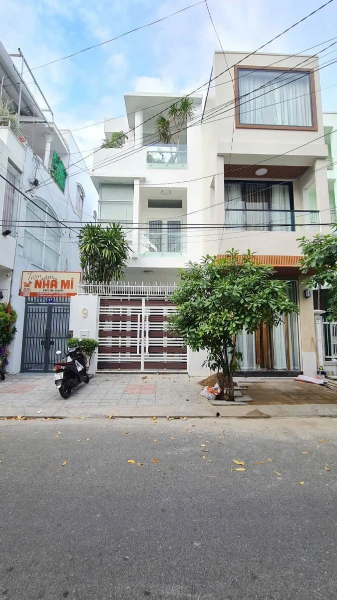 Bán nhà 5PN mặt tiền 108m2 tại Nha Trang - Ảnh 1