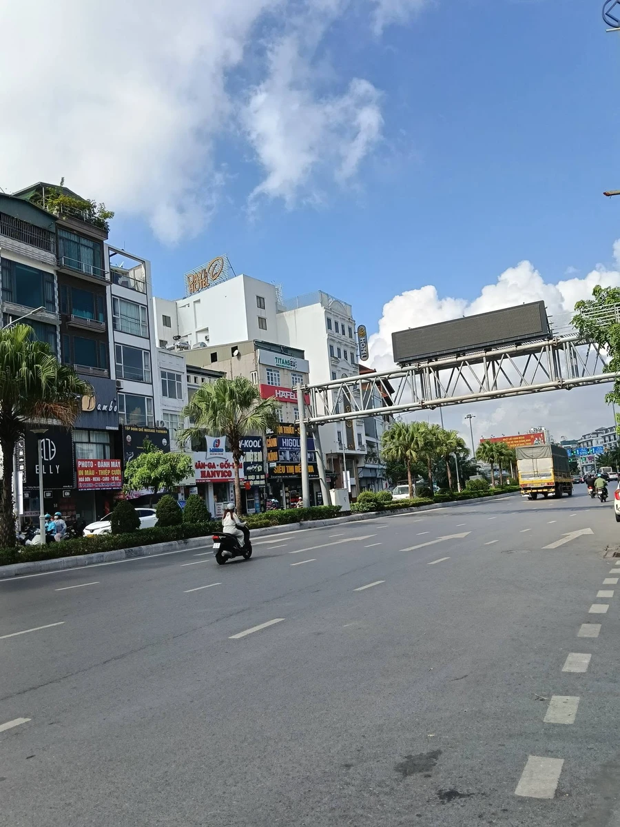 Bán nhà 3 tầng 45m² trung tâm, sổ đỏ, giá 4 tỷ - Ảnh 1