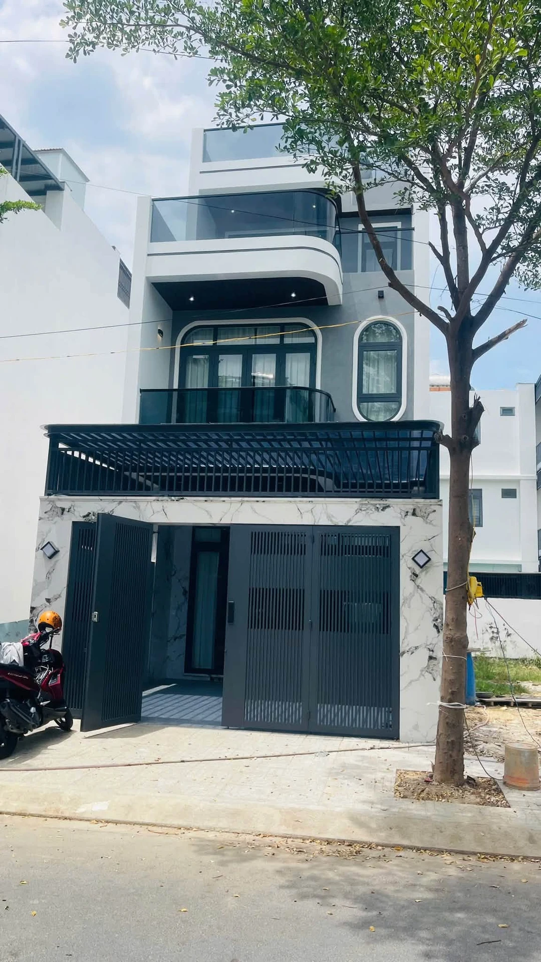 Bán nhà 3 tầng đường 47 Mỹ Gia Nha Trang 230m² 8.5 tỷ - Ảnh 1