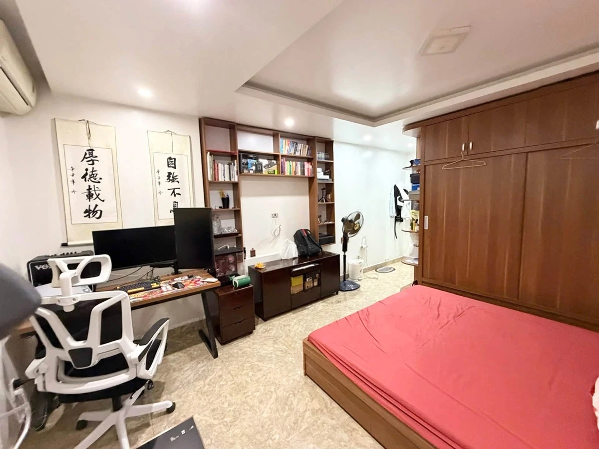 Bán nhà mặt phố Lê Thánh Tông 100m², 4 PN, 3,5 tầng, 10,5 tỷ - Ảnh thu nhỏ 2