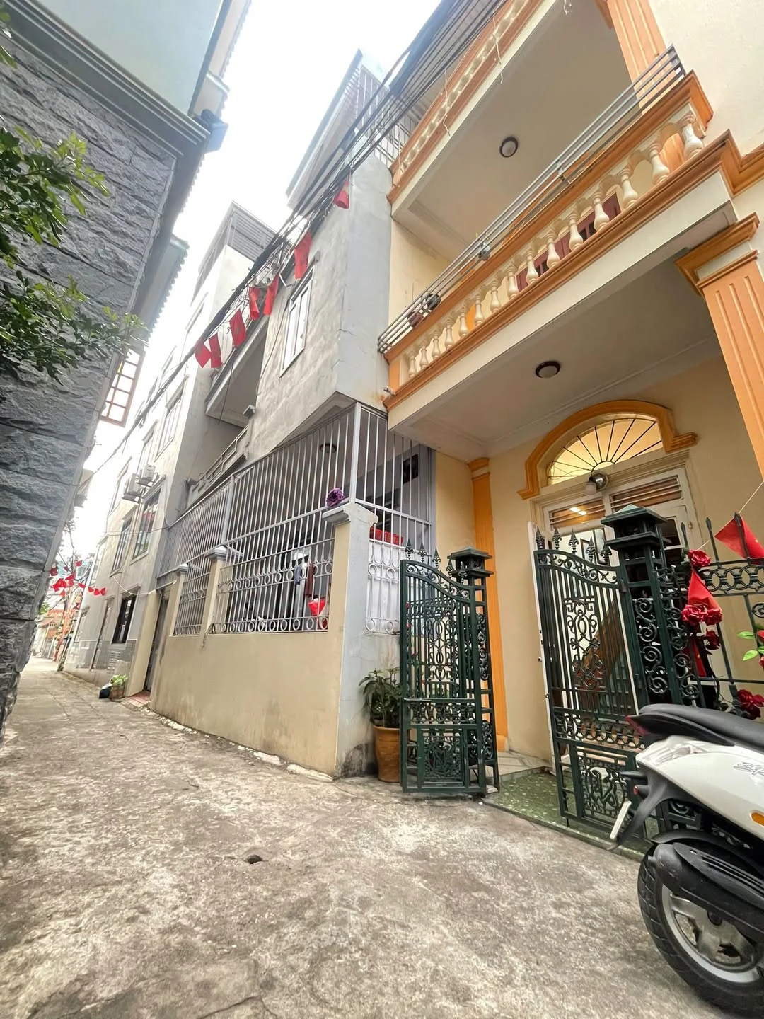 Bán nhà 3 tầng 43m² tại ngõ Cao Xanh, Hóc Môn - Ảnh 1