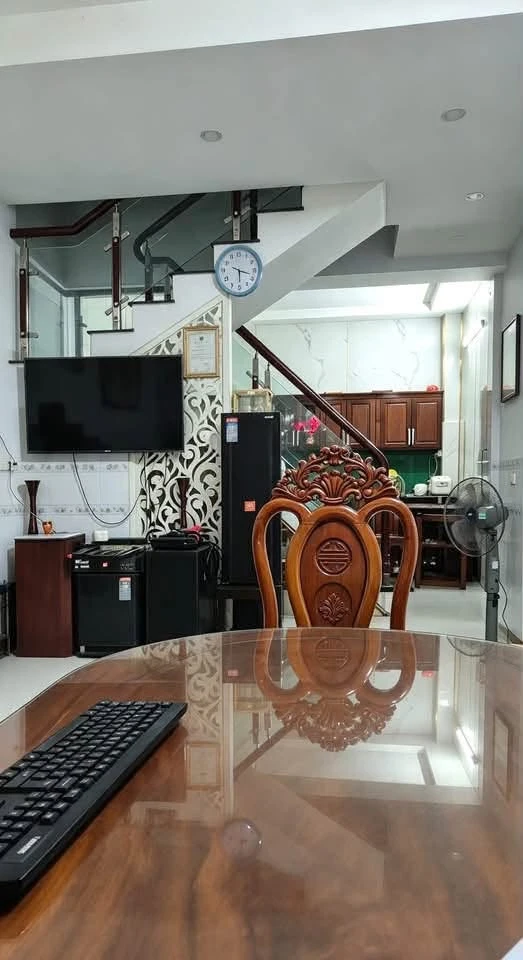 Bán nhà phố 63m2 3 phòng ngủ Lê Hoàng Phái, Phường 17 - Ảnh 1