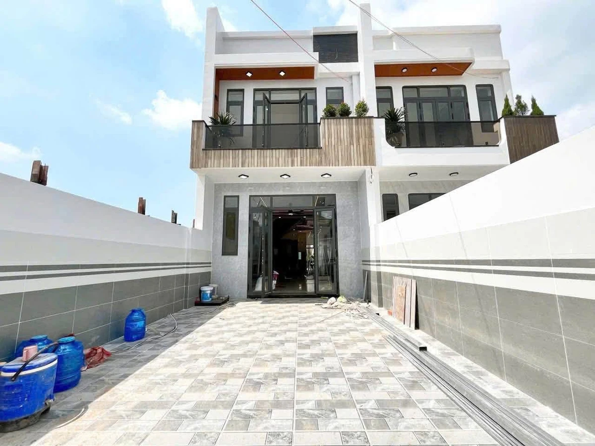 Bán nhà mặt tiền 90m² 4 PN gần Văn Miếu Trấn Biên, Biên Hòa - Ảnh 1