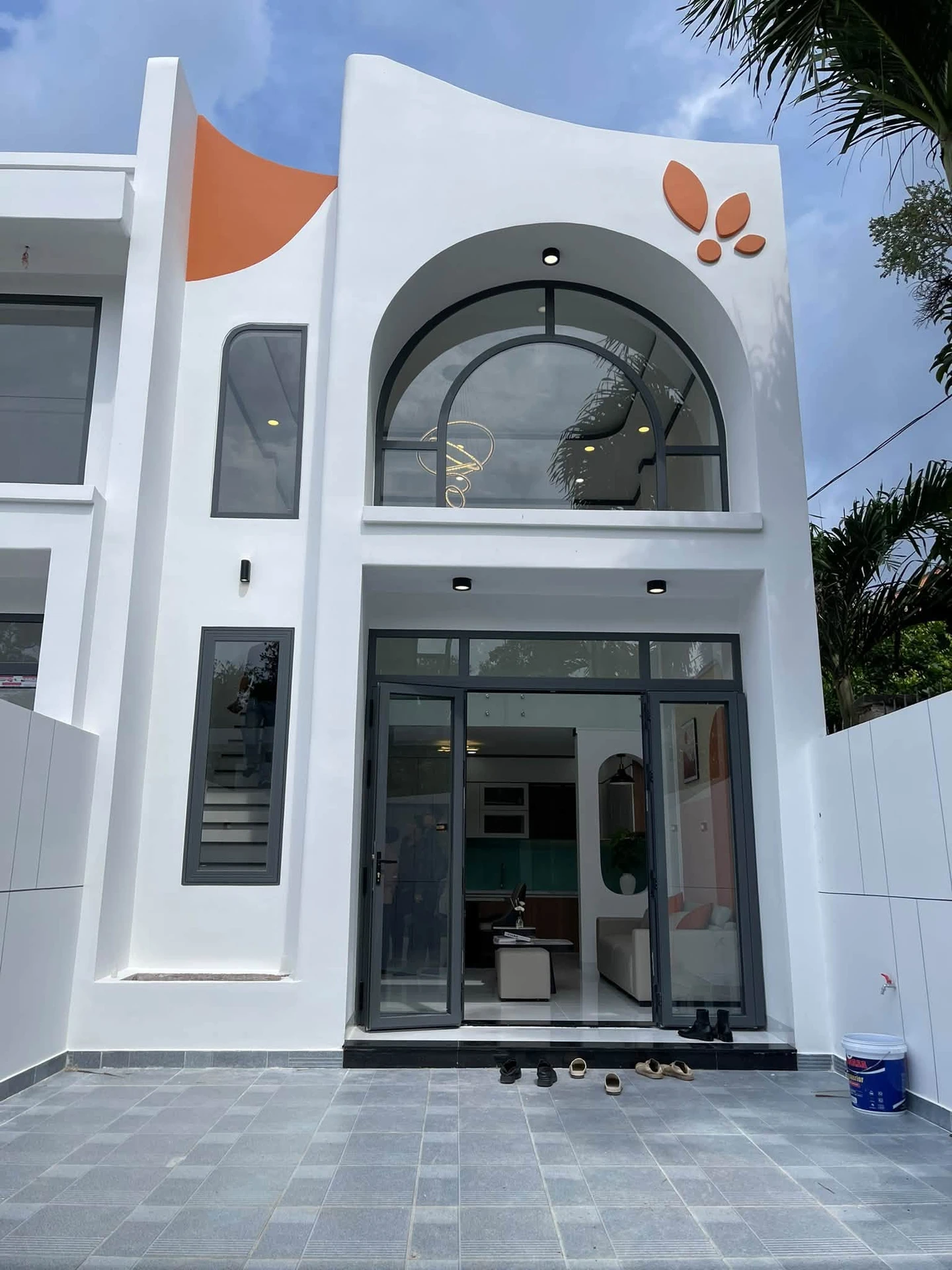 Bán nhà gác lửng 3PN 100m2 giá 1 tỷ 980 triệu - Ảnh 1