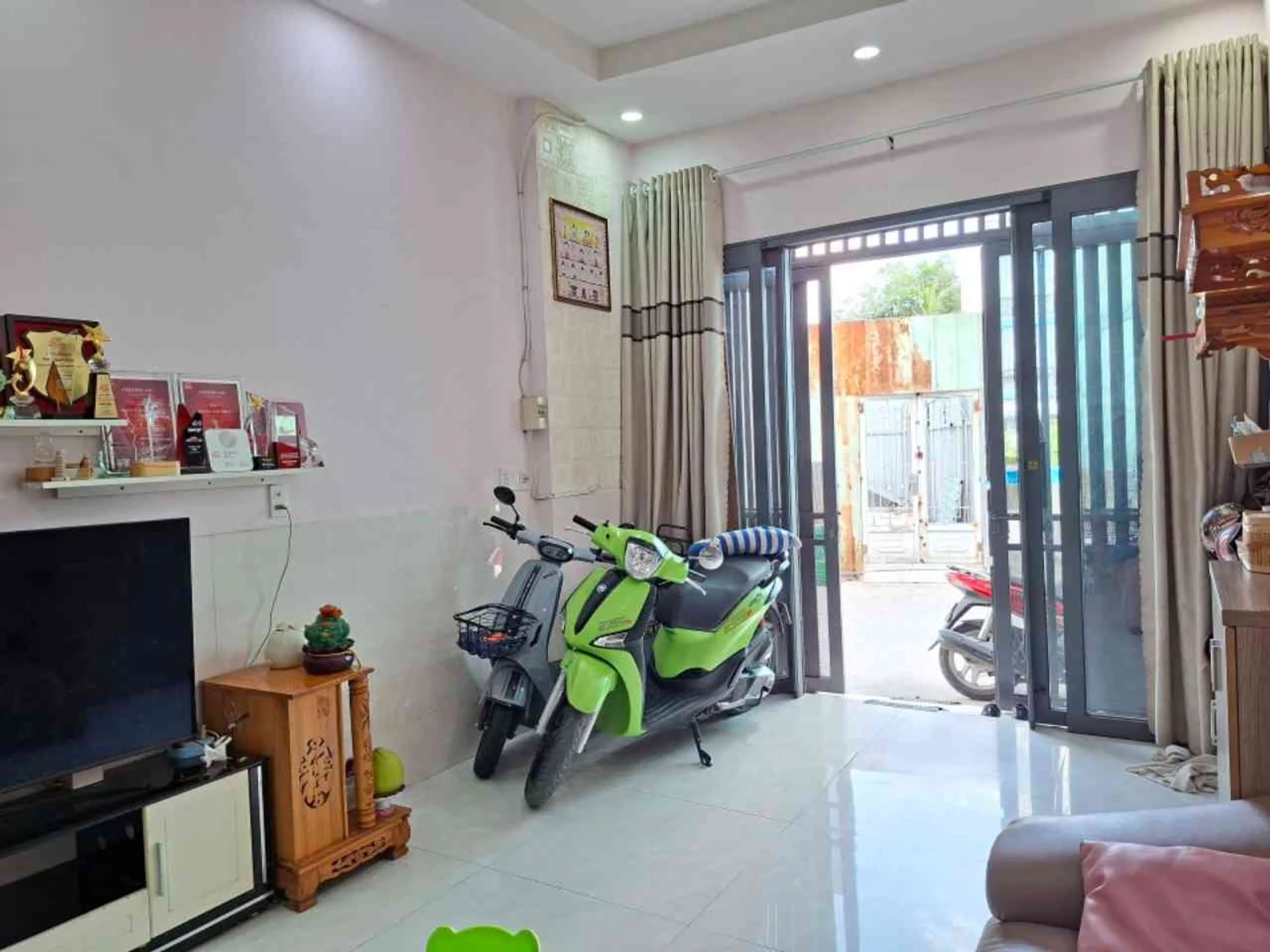 Bán nhà 2 tầng 54m2 gần đường Phú Định, Quận 8, giá nhỉnh 3 tỷ - Ảnh 1
