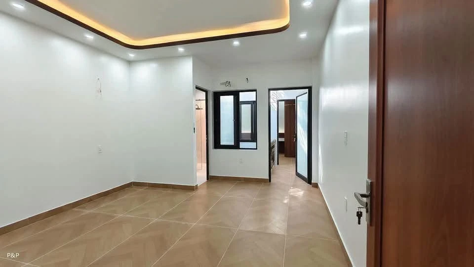 Bán nhà mặt đường Trung Hành 110m2, 4PN, 3,5 tầng thang máy, 9,5 tỷ - Ảnh thu nhỏ 5