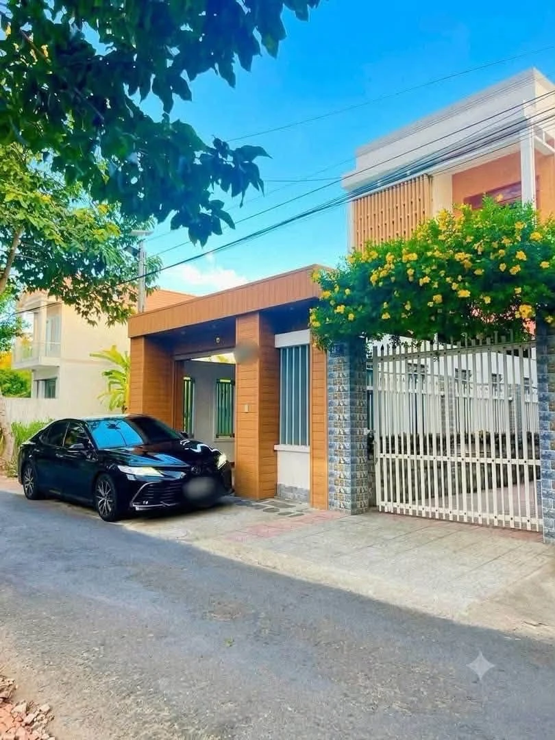 Bán nhà tân cổ điển 137m² 3PN Phú Nhuận, giá 2.9 tỷ - Ảnh 1