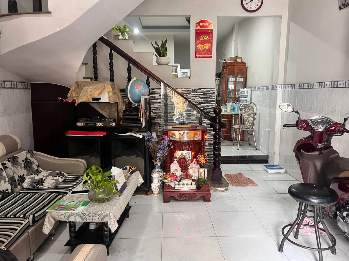 Bán nhà hẻm xe hơi 4x13m, 2 tầng, 3 phòng ngủ đường Trương Thị Hoa, Quận 12 - Ảnh 1