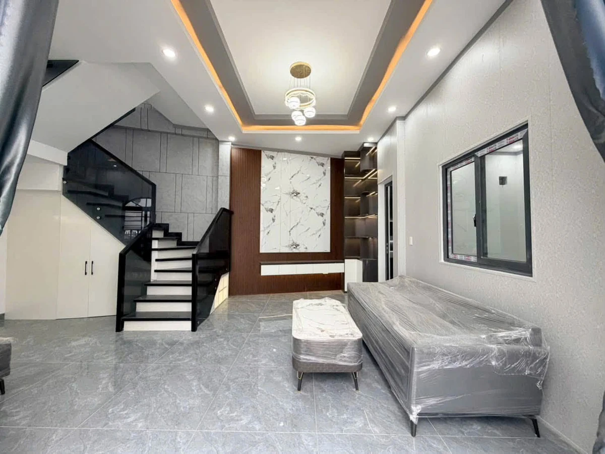 Bán nhà 1 trệt 1 lầu 67m2 gần chợ Tân Phong - Ảnh thu nhỏ 2