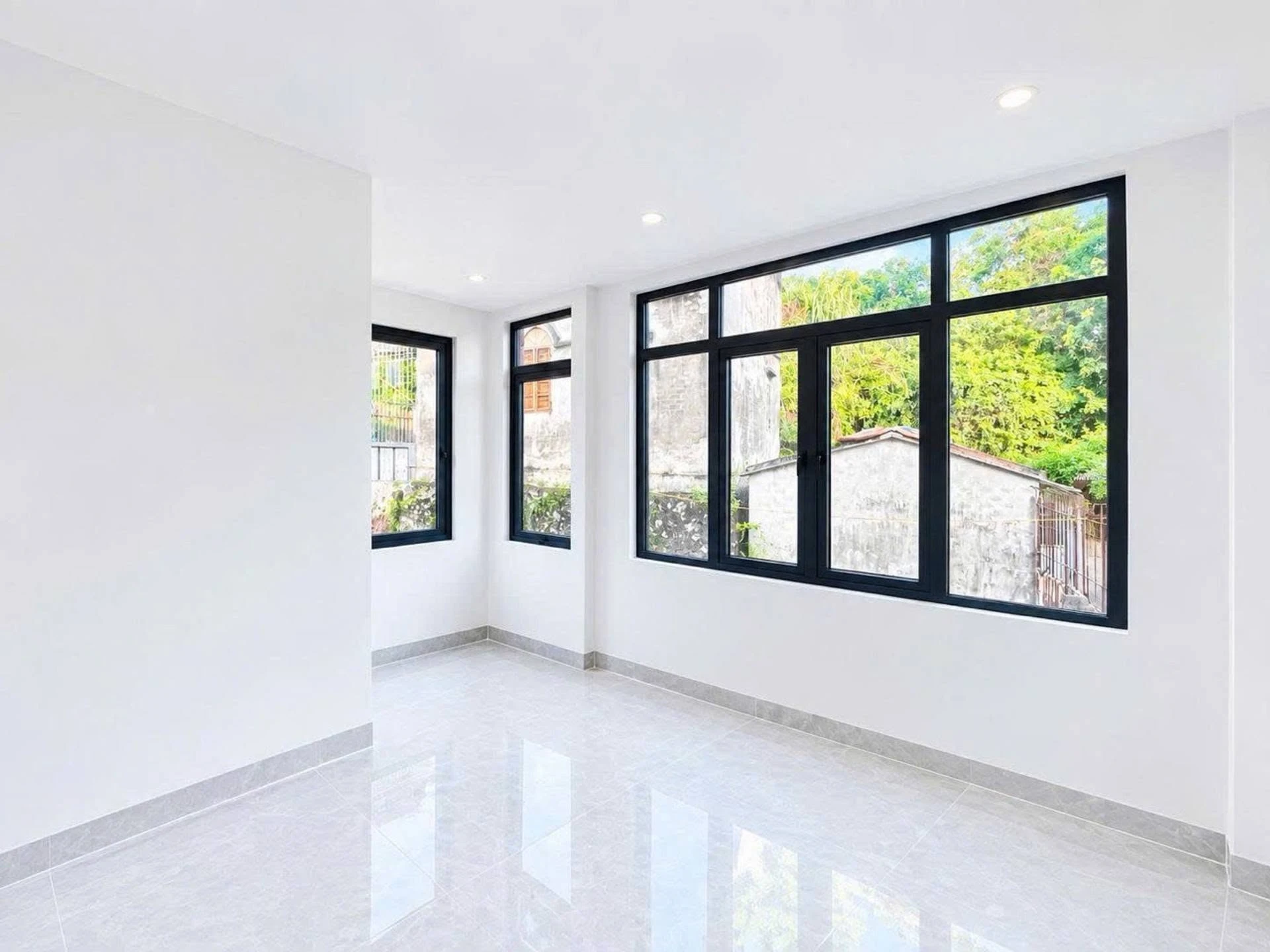 Bán nhà 3 tầng 60m2 tại Trần Phú, Cao Xanh, Quảng Ninh - Ảnh 1