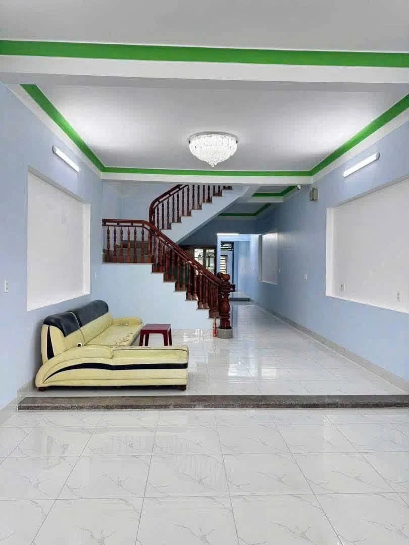 Bán nhà 1 trệt 1 lầu mặt tiền Nguyễn Thái Học, 115m2, khu TDC Bắc HL10, Long Tâm, Bà Rịa - Ảnh thu nhỏ 2