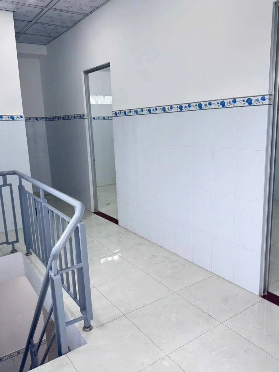 Bán nhà 1 trệt 1 lầu 136m² Phú Tân - Ảnh thu nhỏ 5