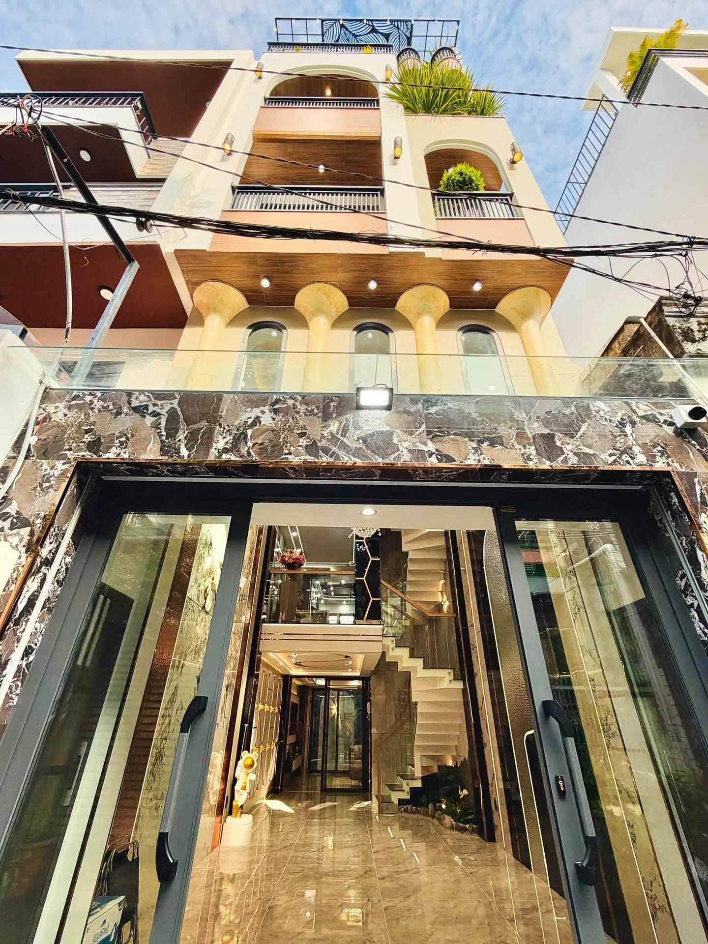 Bán nhà phố 4 lầu có thang máy 64m² Gò Vấp 8.5 tỷ - Ảnh 1