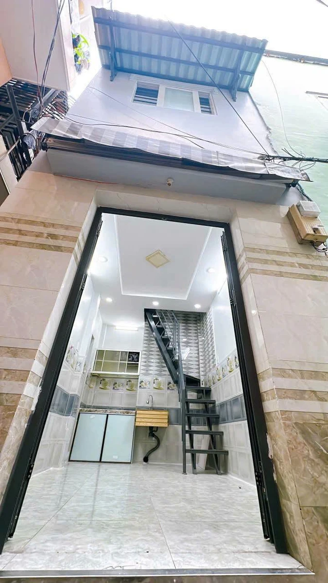Nhà bán Quận 4, 2 phòng, 12.7m², 2 tỷ 50 triệu - Ảnh 1