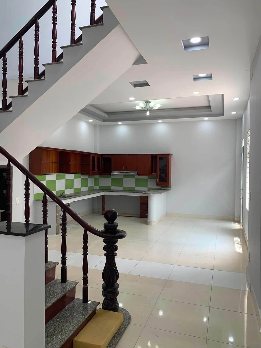 Bán nhà mặt tiền 3 tầng 80m² Huỳnh Tấn Phát, Nhà Bè, 4PN, giá 7,3 tỷ - Ảnh thu nhỏ 3