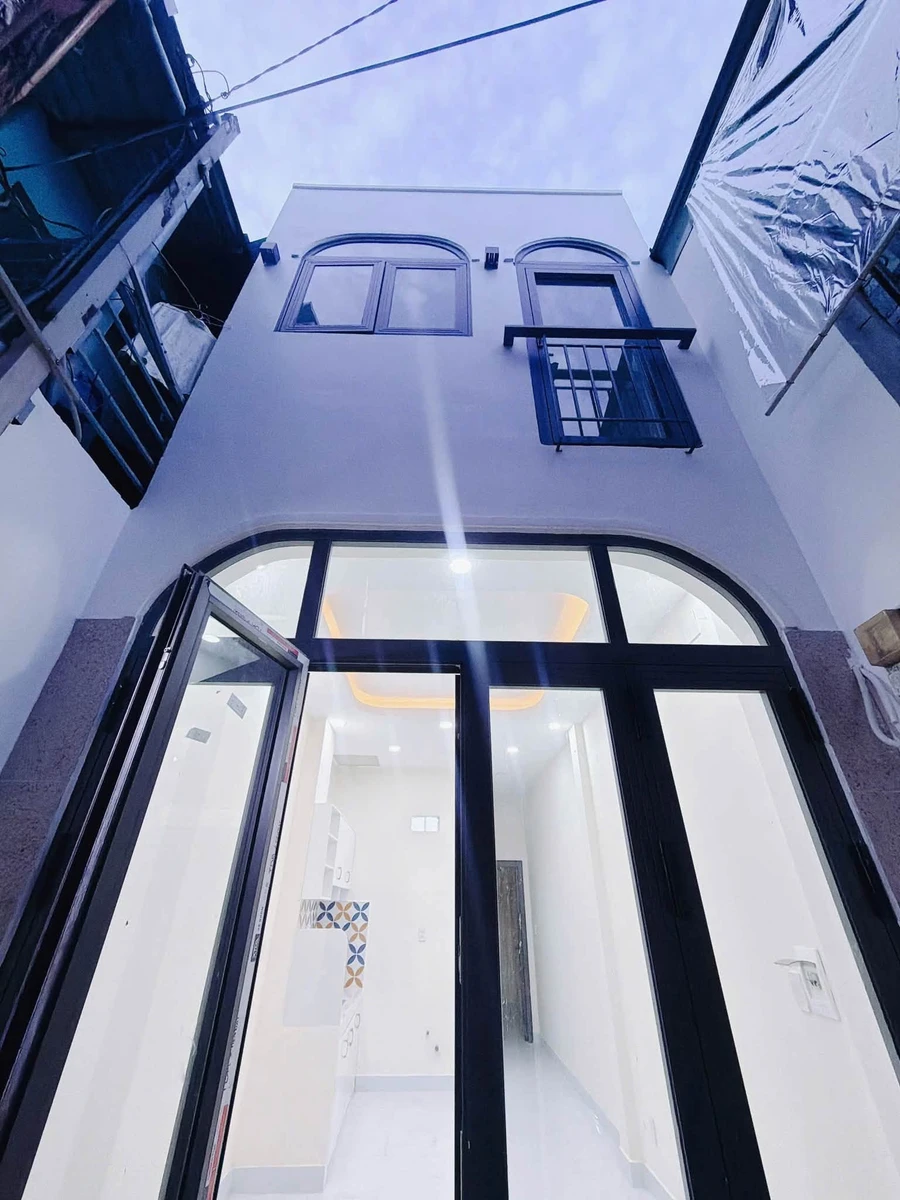 Bán nhà hẻm Tôn Đản Quận 4, 33.5m2, 1 trệt 1 lầu, 3PN, giá 3,899 tỷ - Ảnh 1