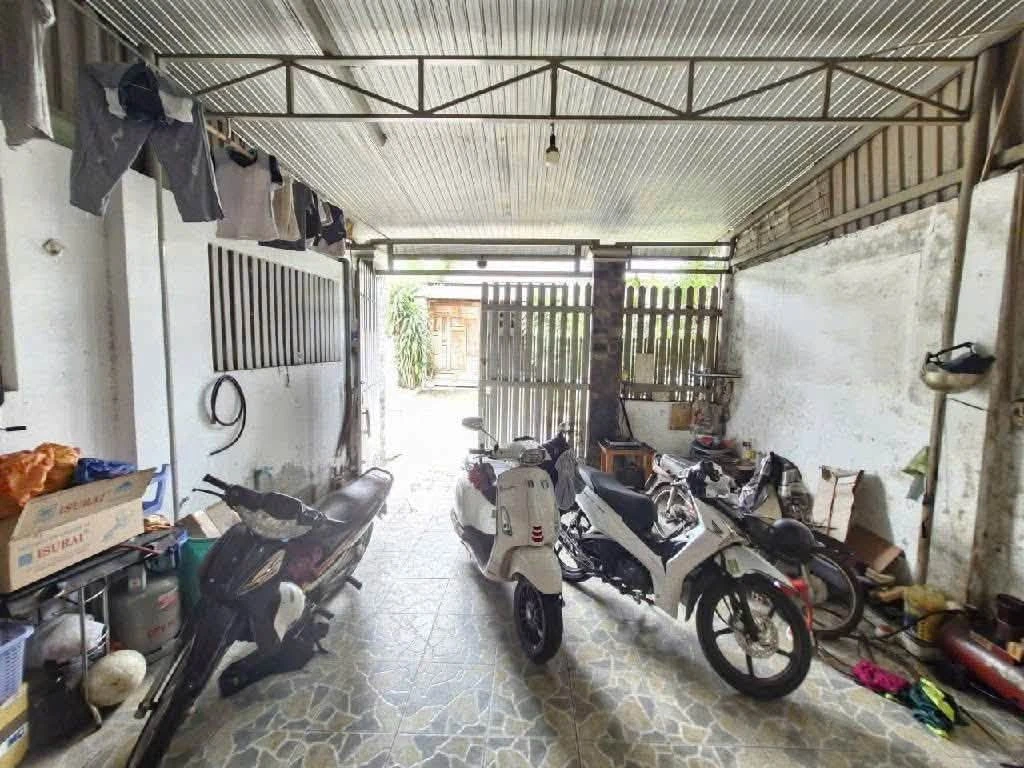 Bán nhà hẻm xe tải 130m2 ngang 5m Tân Phú Thủ Đức 5 tỷ - Ảnh 1