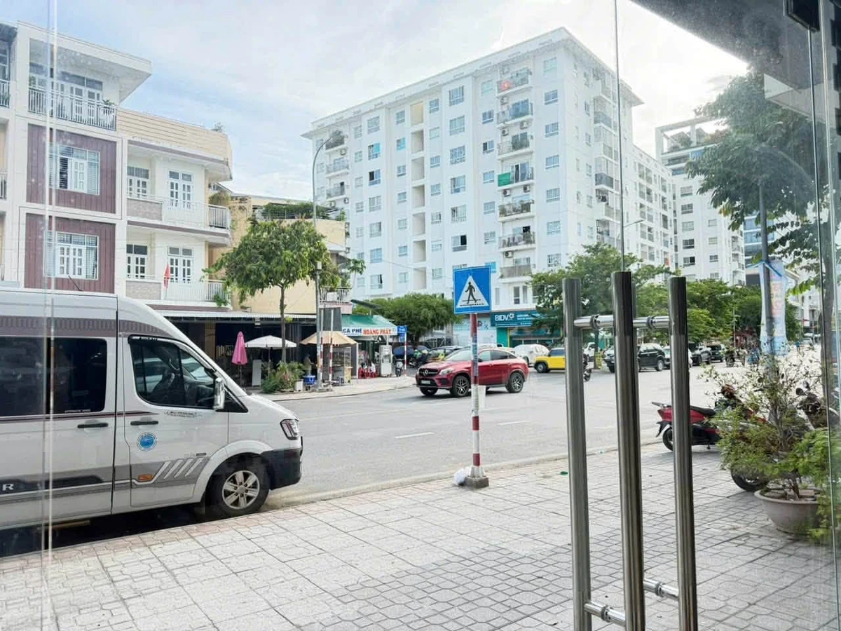 Bán shophouse mặt tiền Tố Hữu Nha Trang 12,8 tỷ 200,5m² - Ảnh 1