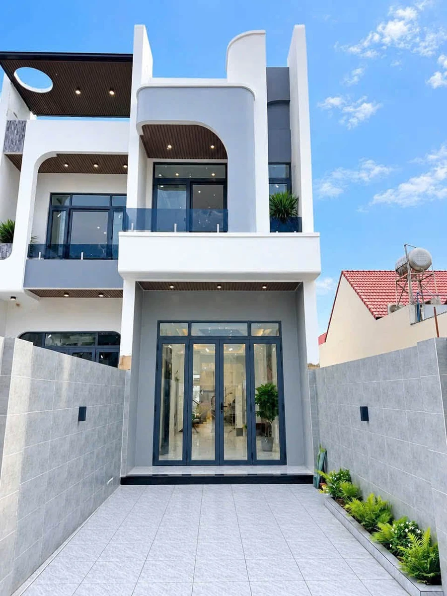 Bán nhà phố 1 trệt 1 lầu 123m2, 4 phòng ngủ, hẻm ô tô, P. Tân Phong, Biên Hòa - Ảnh thu nhỏ 2