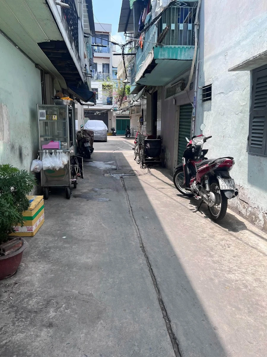 Bán nhà phố Quận 11 mặt tiền Lạc Long Quân 38.5m² giá 4 tỷ - Ảnh thu nhỏ 3