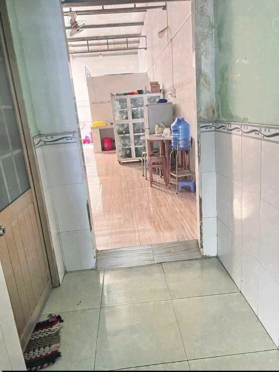 Bán nhà mặt tiền 106m2 Bờ kè Lê Anh Xuân, Tây Ninh 3 tỷ 500 triệu - Ảnh thu nhỏ 2