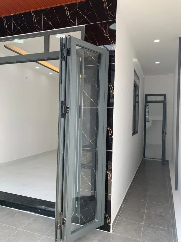 Bán nhà 2 tầng 64m² hẻm Phạm Hữu Lầu, Quận 7, giá 5,95 tỷ - Ảnh thu nhỏ 3