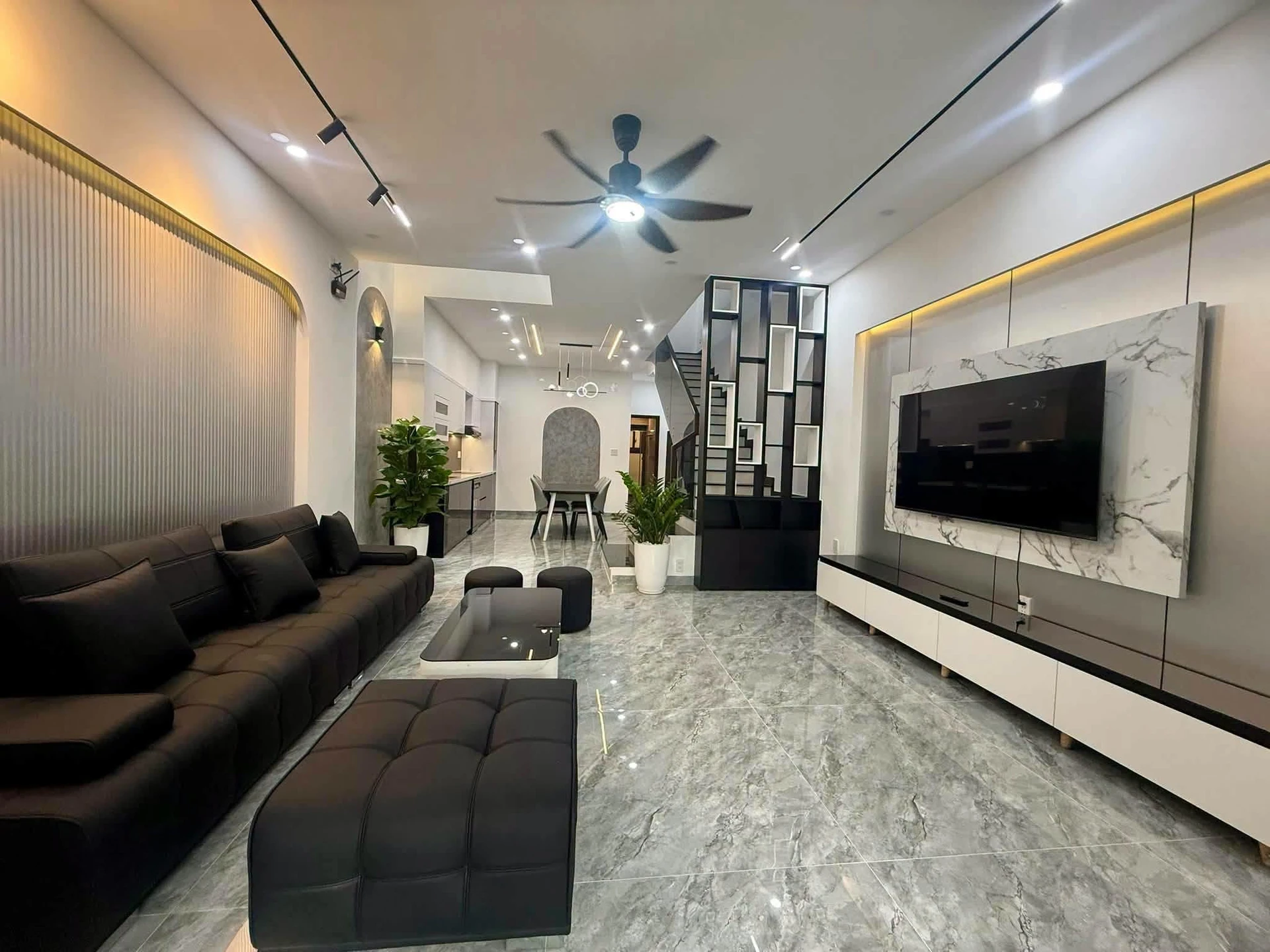 Bán nhà 4PN 277m² mới xây Hòa Xuân Cẩm Lệ 9,5 tỷ - Ảnh 1