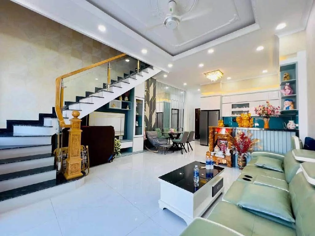 Bán nhà 3 tầng 95.9m² Phạm Ngọc Thạch Thủ Dầu Một - Ảnh thu nhỏ 4