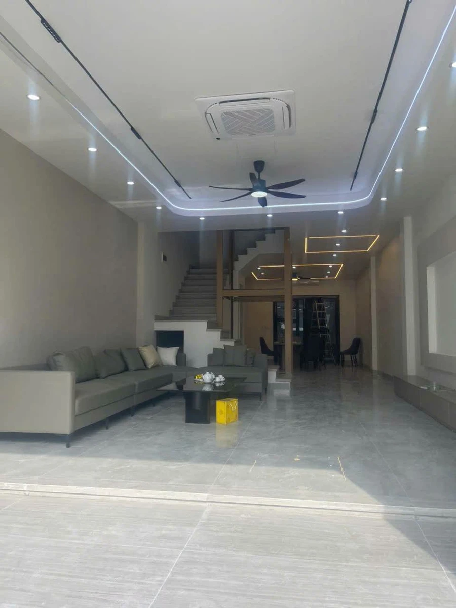 Bán nhà 5 tầng, 5PN, 85m², gần Trịnh Kiểm, 6,3 tỷ - Ảnh thu nhỏ 4