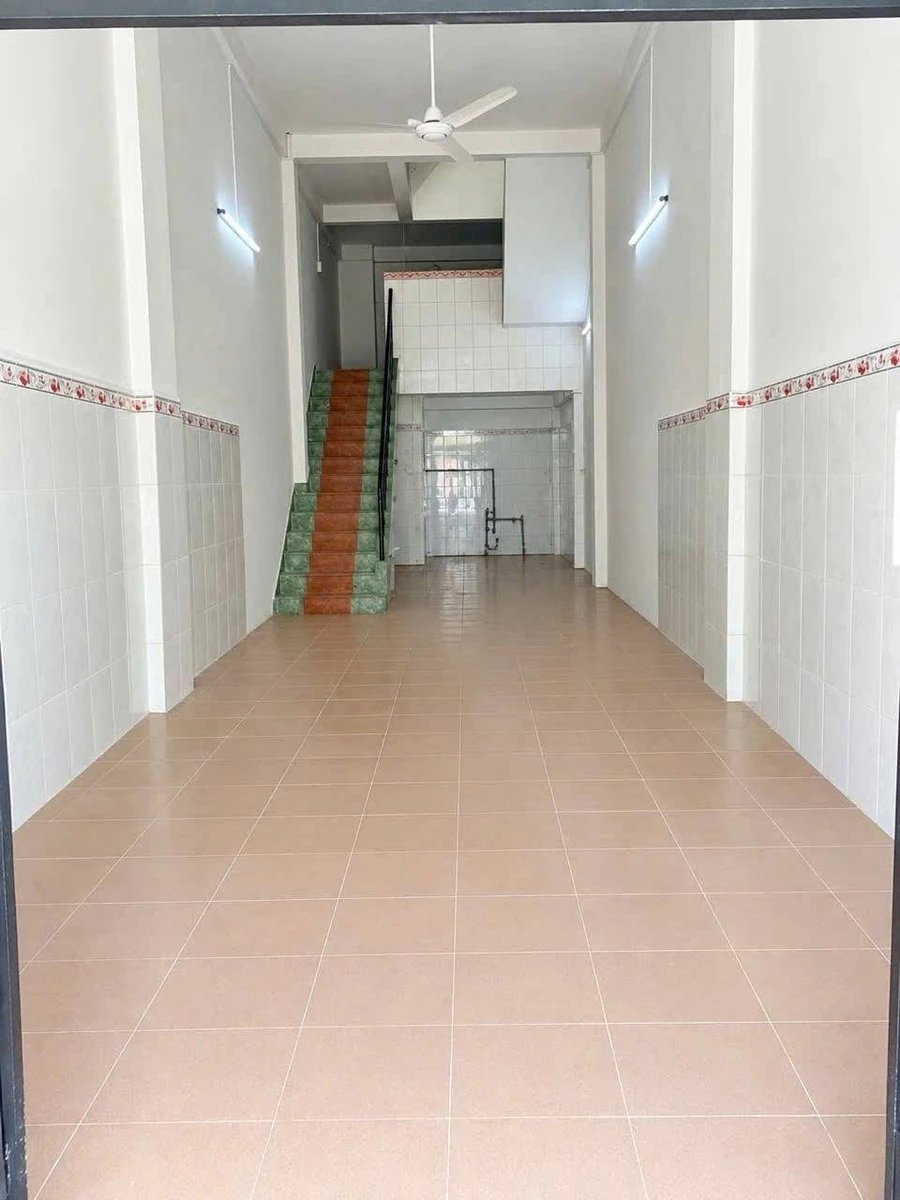 Cho thuê nhà mặt tiền 2 PN, 3 WC, 44.8m², Quận 11 - Ảnh thu nhỏ 3