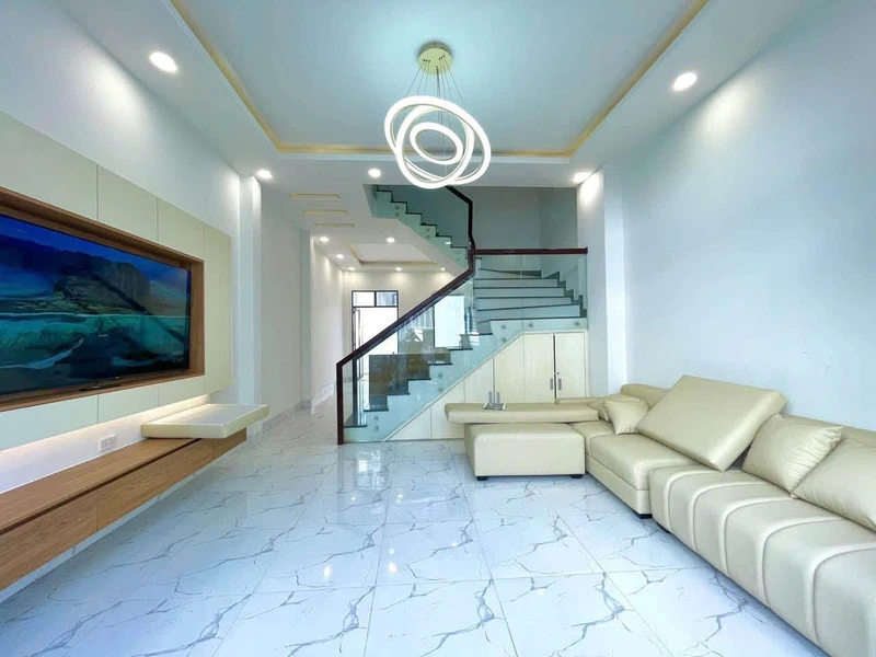 Nhà 3 tầng 3 phòng ngủ gần biển Nha Trang, 5,45 tỷ
