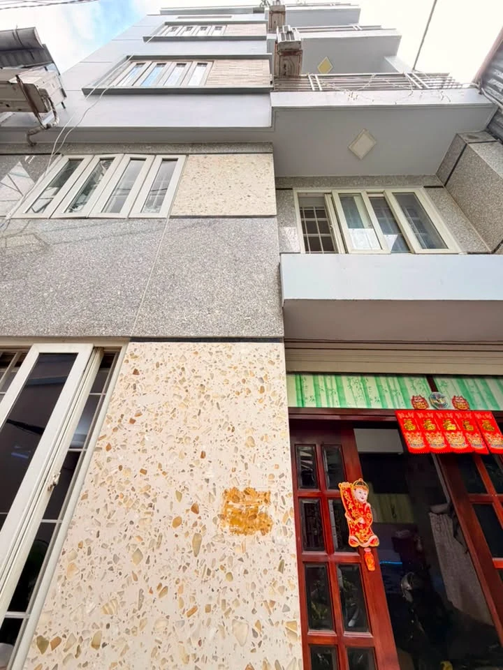 Bán nhà hẻm Quận 10, 46.4m², 5PN, 9,6 tỷ - Ảnh 1